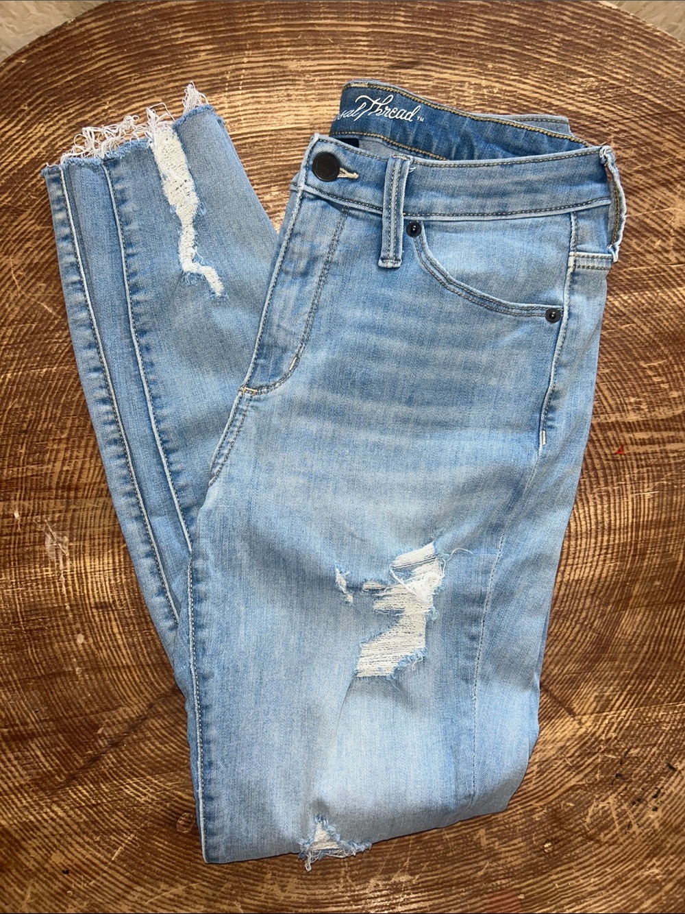 Universal Thread Light Blue Distressed Skinny Jeans Size 6/28r